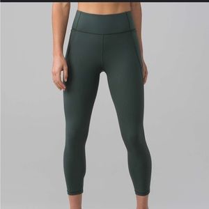 lululemon , final lap crop .  size 8